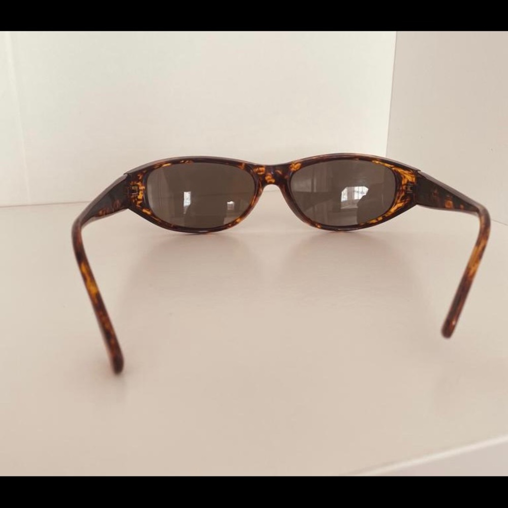 Sunglass Bundle - Picture 6 of 16